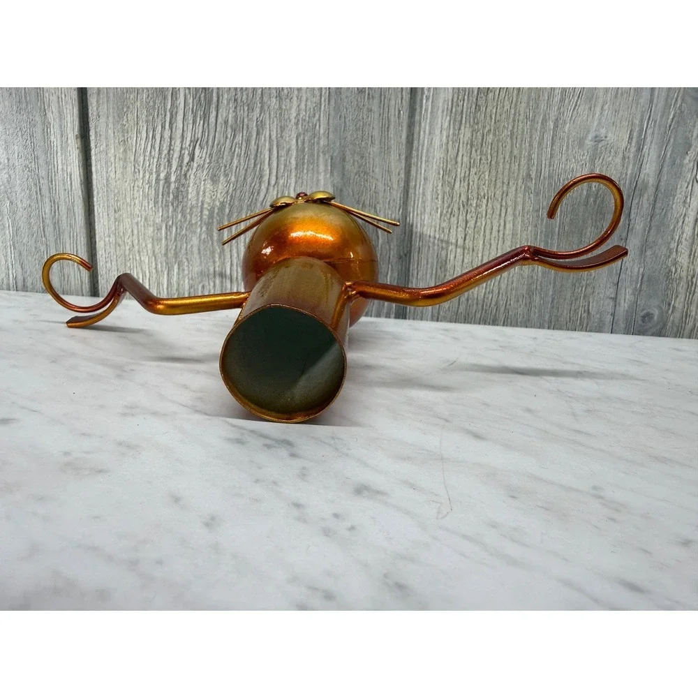 The Unbranded Brand whimsical metal